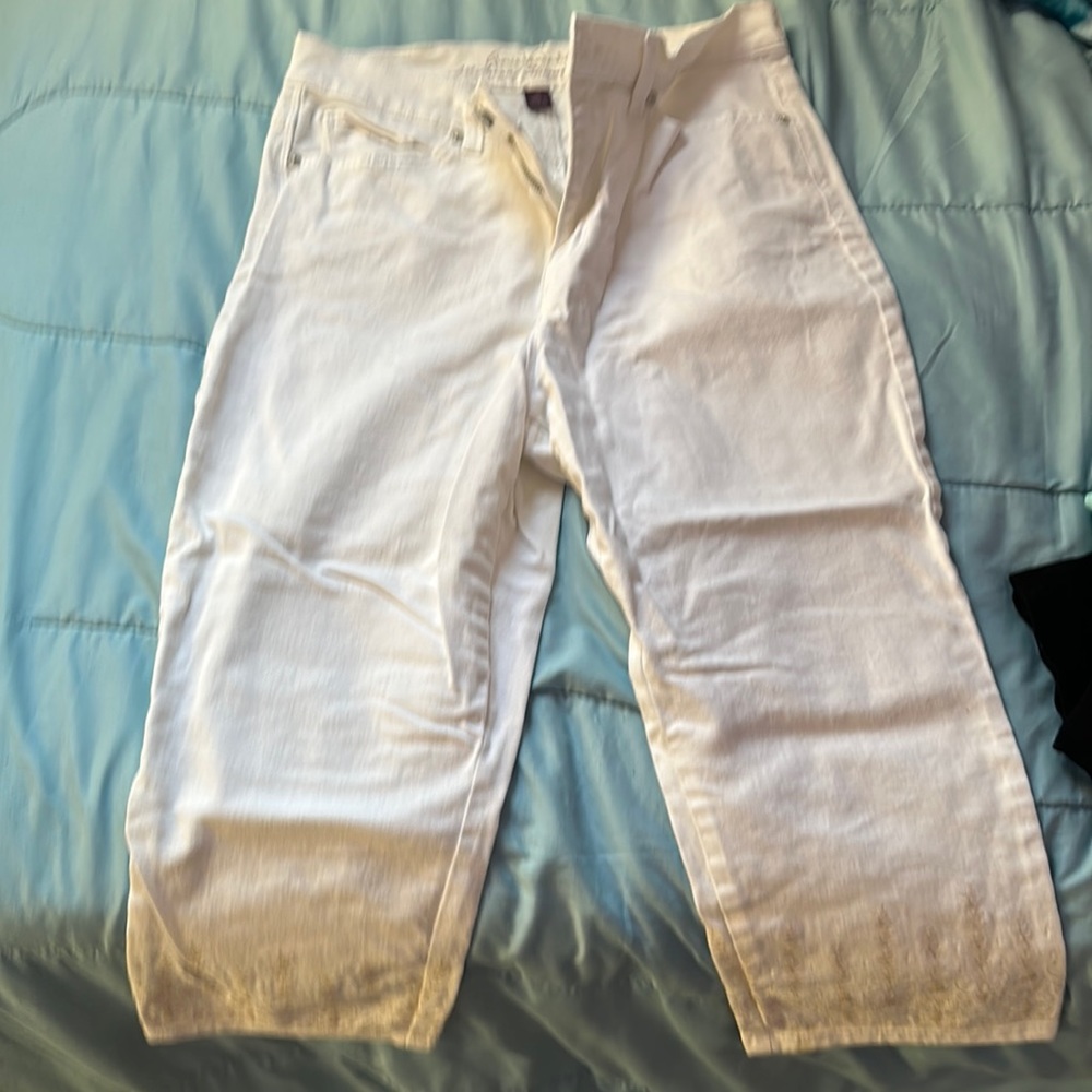 White capris pants